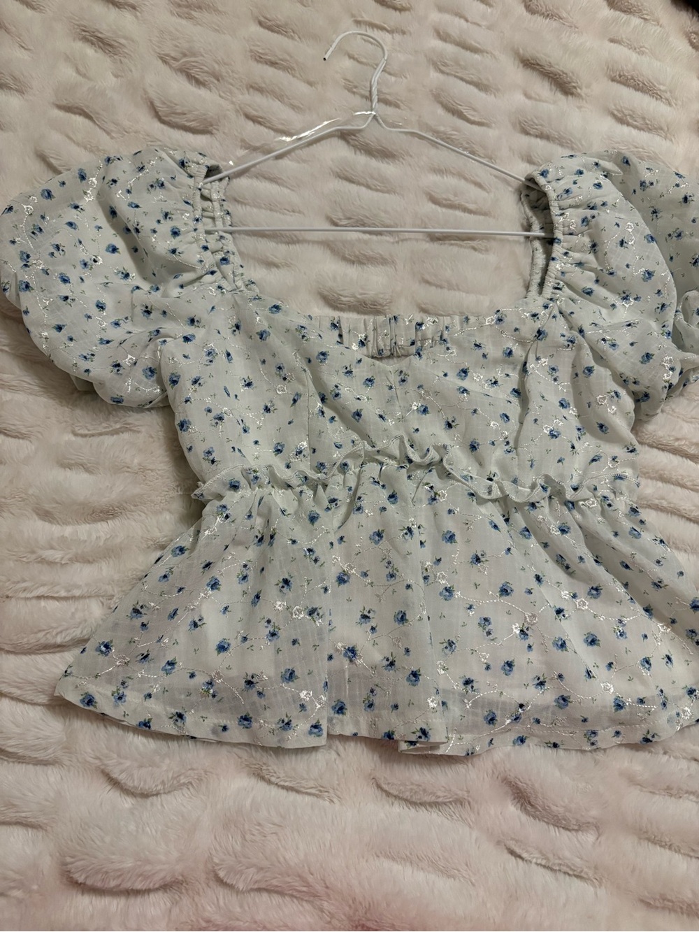 Trixxi White Puff-Sleeve Floral Peplum Top with Blue Print